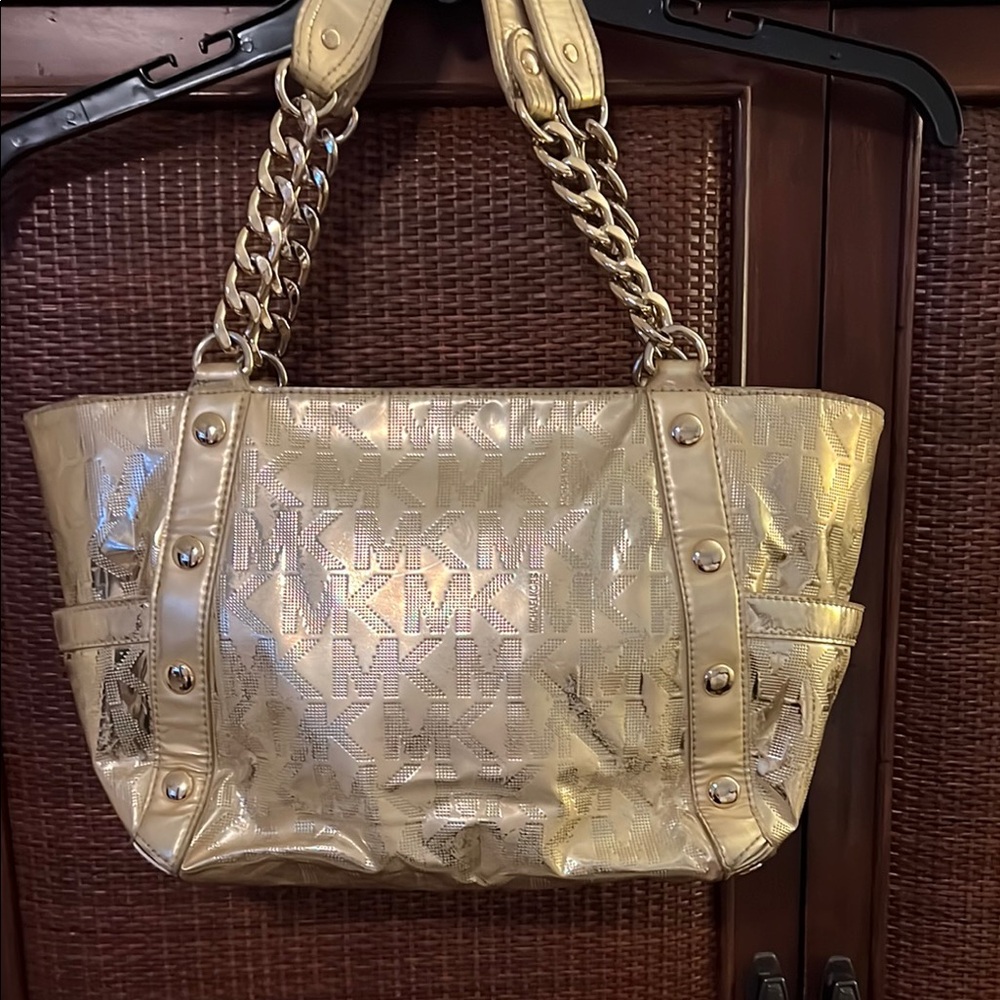 💎FINAL MARKDOWN💎Michael Kors Stunning Gold Shoulder Bag with Chain Straps - Picture 2 of 16